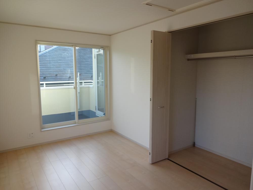 Non-living room. Indoor (12 May 2013) Shooting