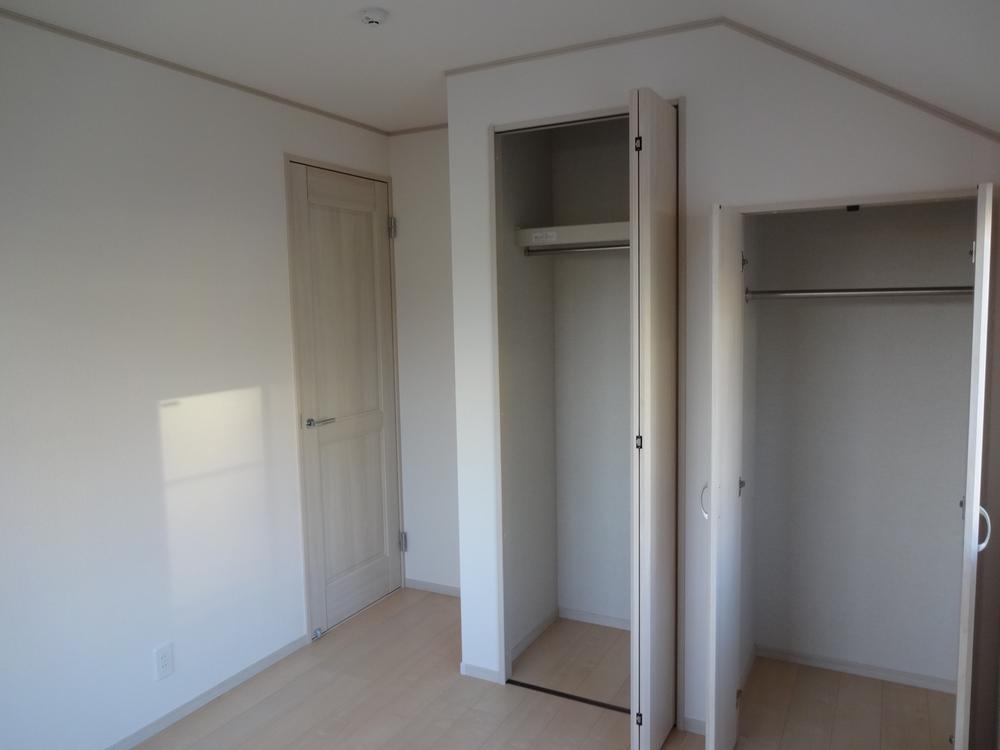 Non-living room. Indoor (12 May 2013) Shooting