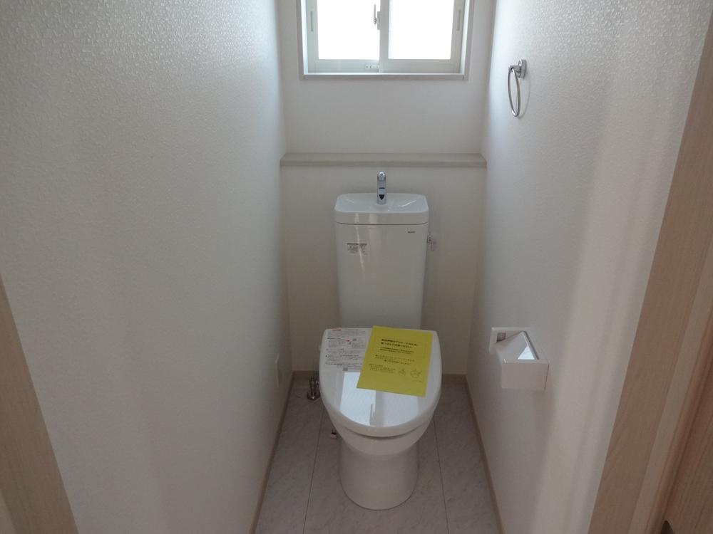 Toilet. Indoor (12 May 2013) Shooting