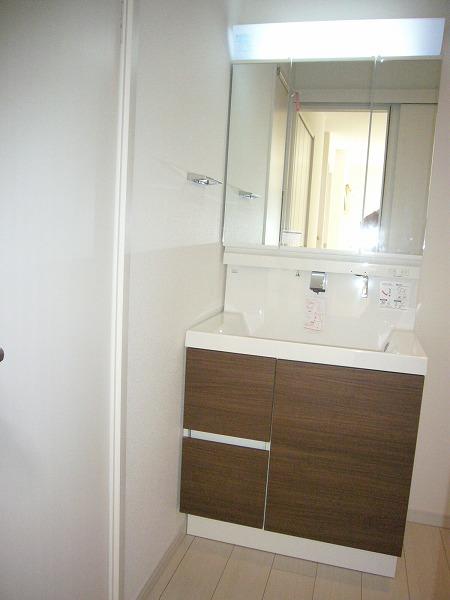 Wash basin, toilet. Building 2 2013 October 8 shooting