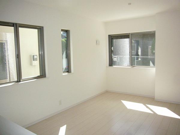 Living. Building 2 2013 October 8 shooting