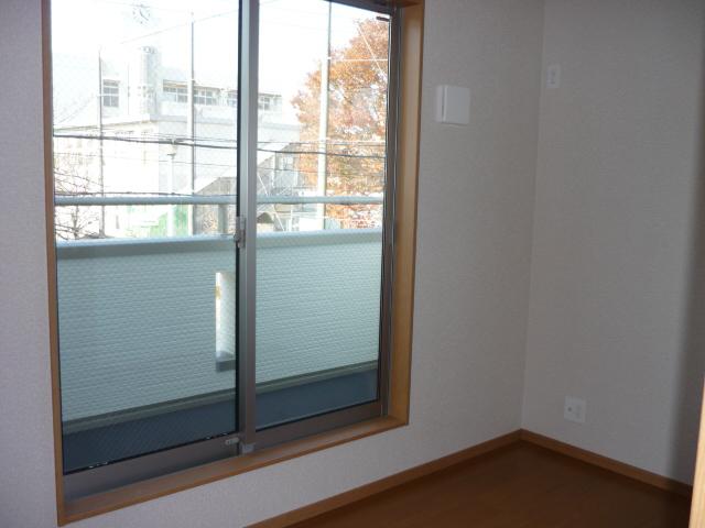 Non-living room. Indoor (12 May 2013) Shooting