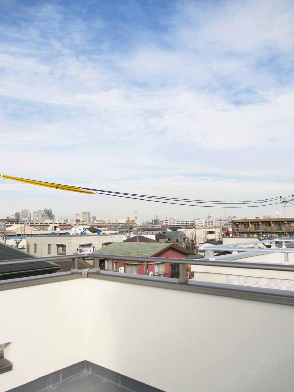 View photos from the dwelling unit. View from the site (December 2013) Shooting