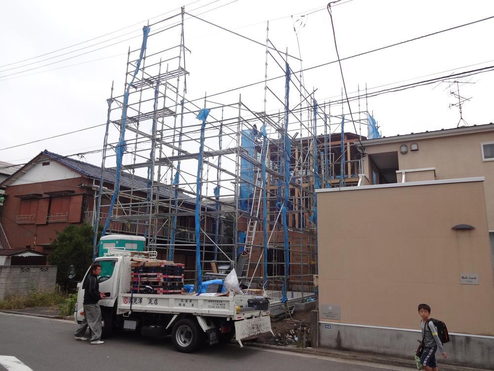 Local appearance photo. 2-stage balcony in south!