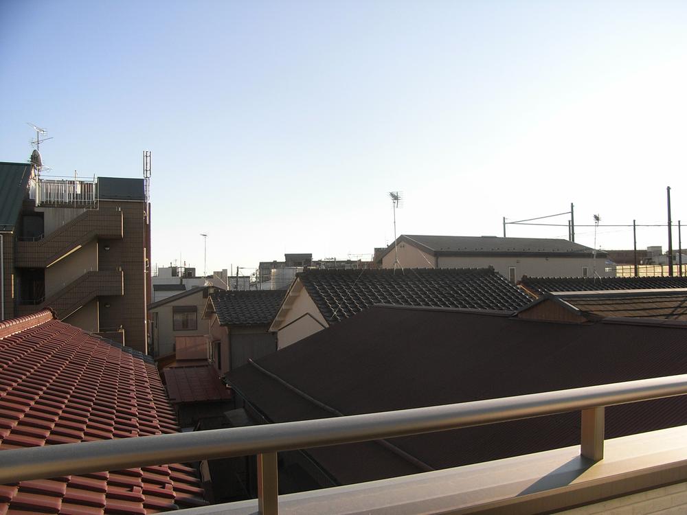 View photos from the dwelling unit. View from the site (November 2013) Shooting