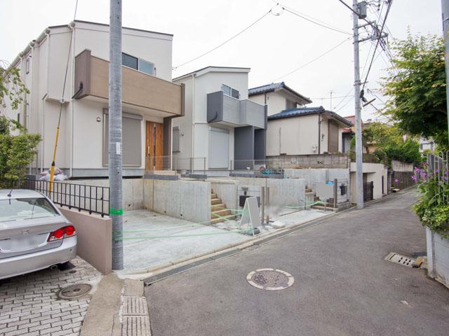 Local photos, including front road. Local (June 2013) Shooting