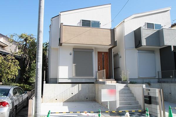 Local appearance photo. Local (11 May 2013) Shooting