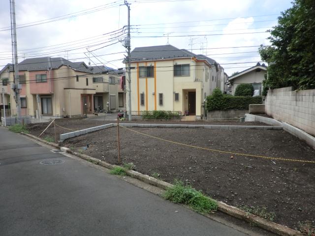 Local photos, including front road. Local (September 2013) Shooting