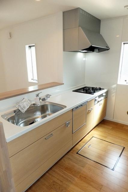 Kitchen. Indoor (May 23, 2013) Shooting