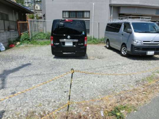 Local land photo. In use as a parking lot (2013 April shooting)