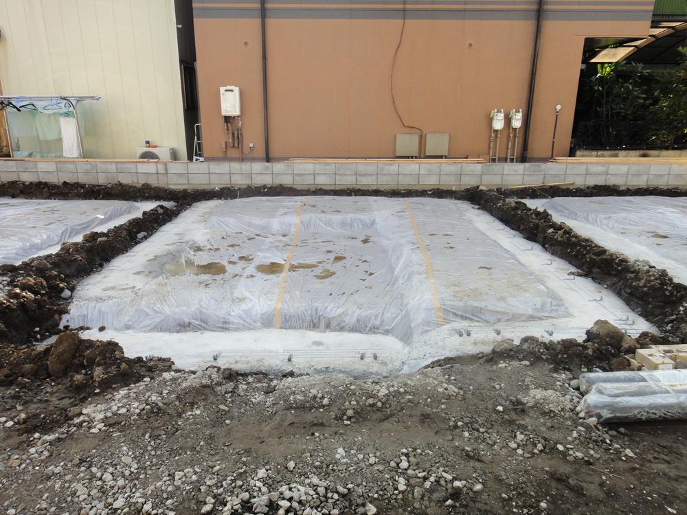 Local appearance photo. B Building site (November 2013) Shooting