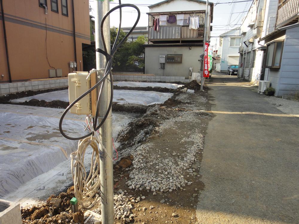 Local photos, including front road. Local (11 May 2013) Shooting