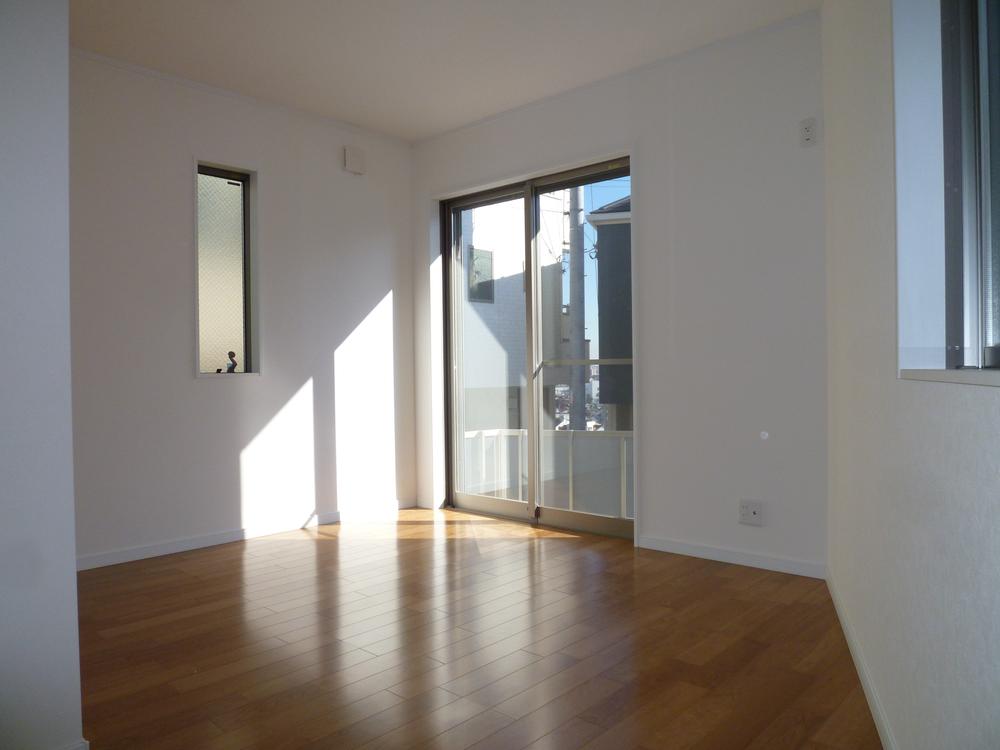 Non-living room. Indoor (12 May 2013) Shooting