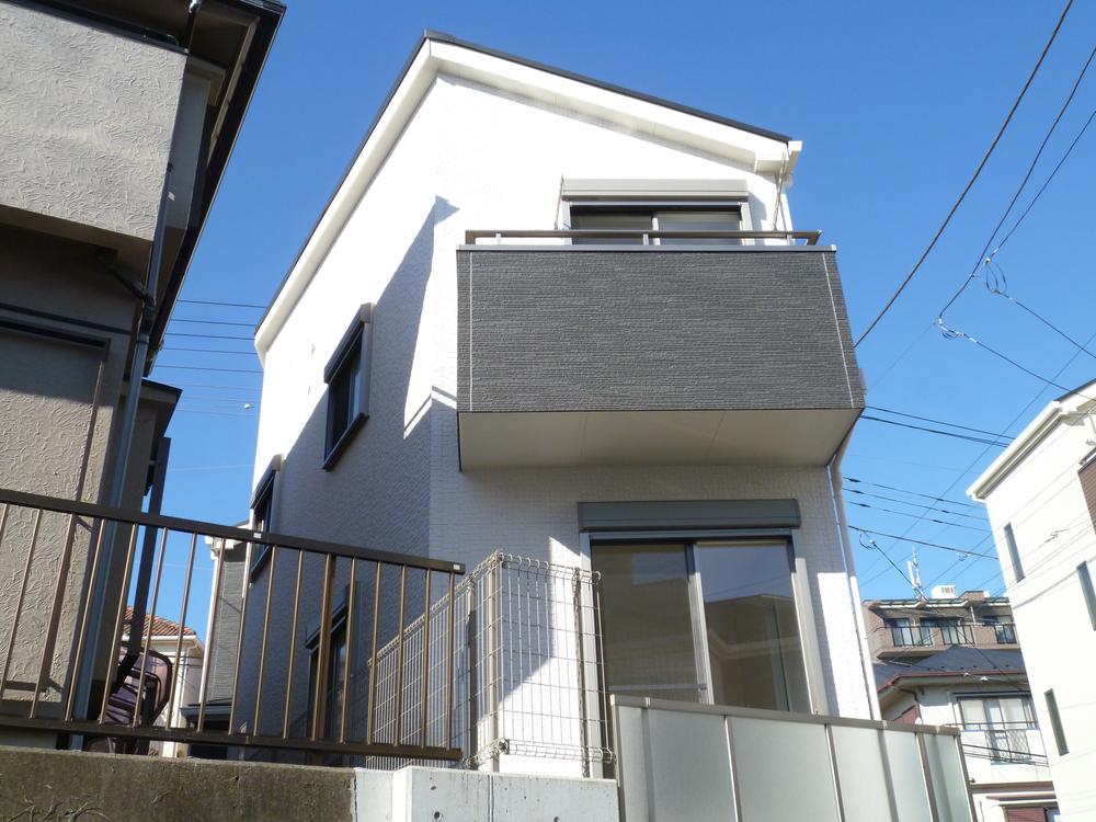 Local appearance photo. Local (12 May 2013) Shooting