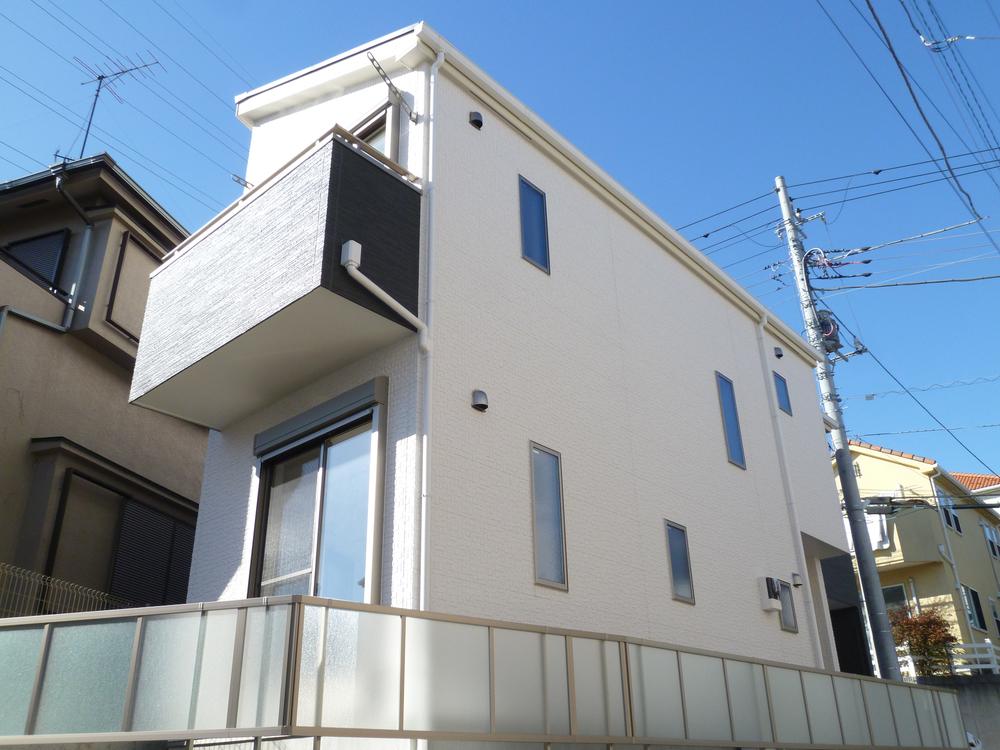 Local appearance photo. Local (12 May 2013) Shooting