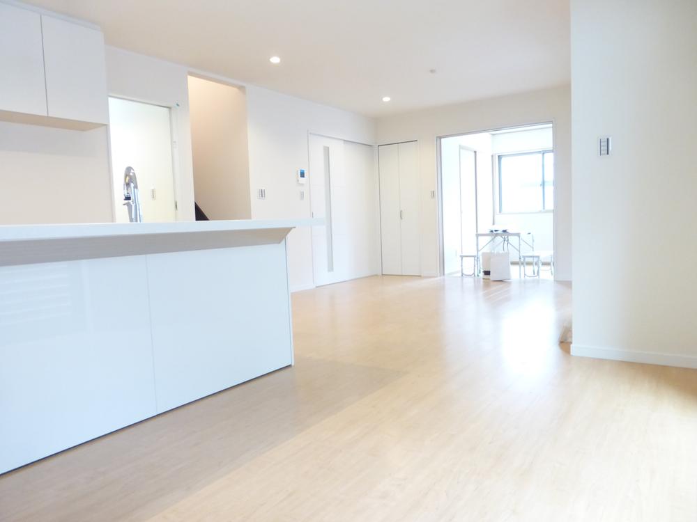 Living. A Building Indoor (November 15, 2013) Shooting