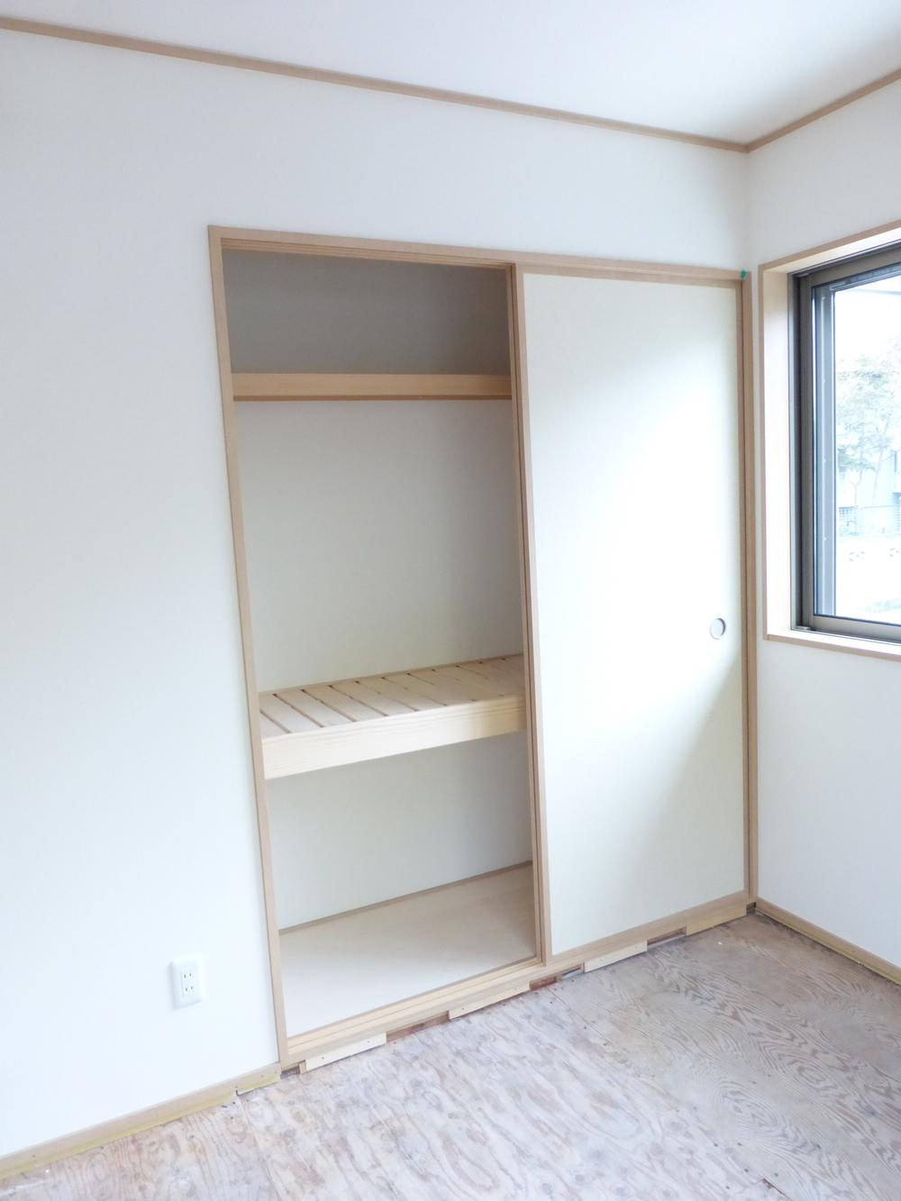 Receipt. A Building Indoor (November 15, 2013) Shooting