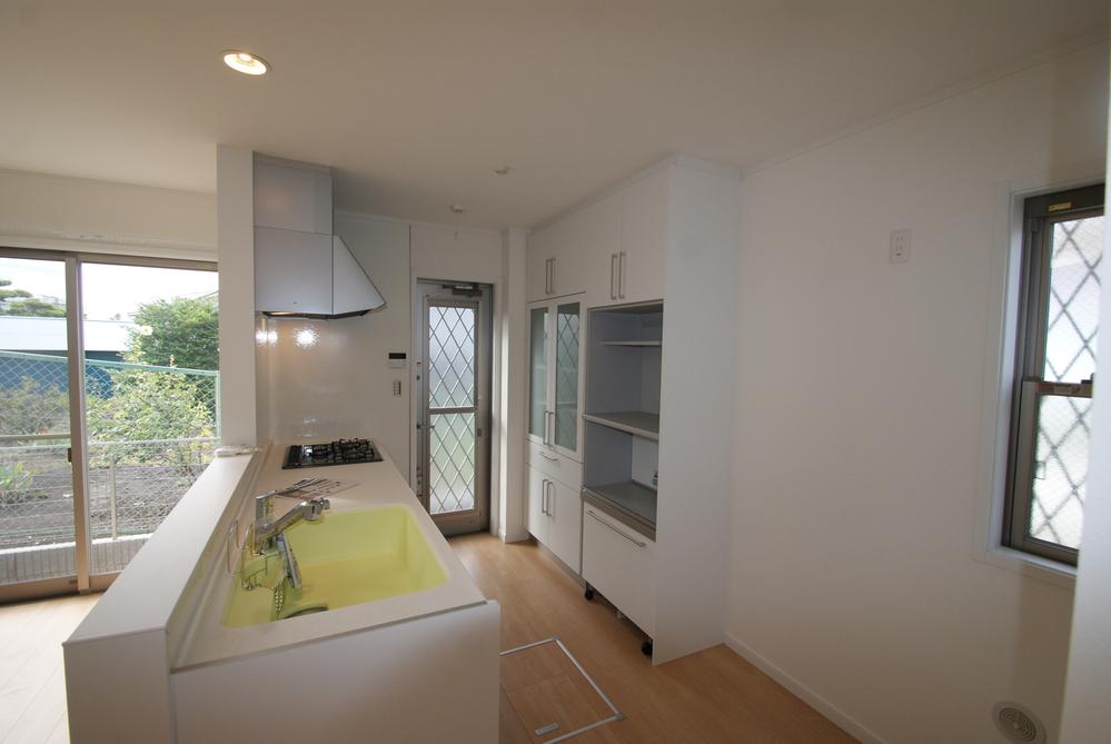 Other introspection. Also it comes with a convenient cupboard. (A Building local photo)