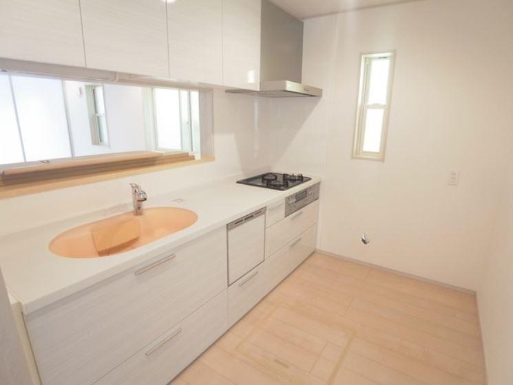 Same specifications photos (living)