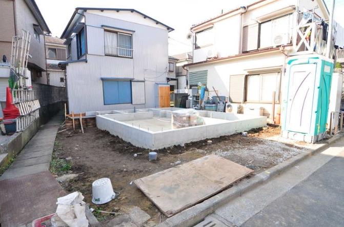 Local appearance photo. Local (12 May 2013) Shooting