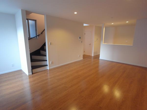 Living. Living (4 Building: 2013 December shooting)