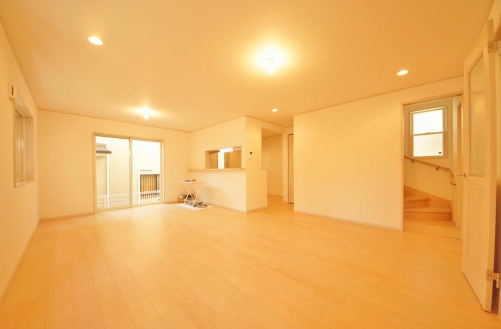 Living. Indoor (11 May 2013) Shooting, It is LDK WaHiroi 21 Pledge of face-to-face kitchen.