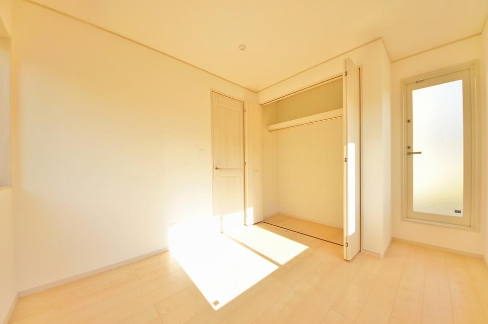 Non-living room. Indoor (11 May 2013) Shooting, As it is a 2-Kaiyoshitsu 5.25 Pledge to be out to the balcony.