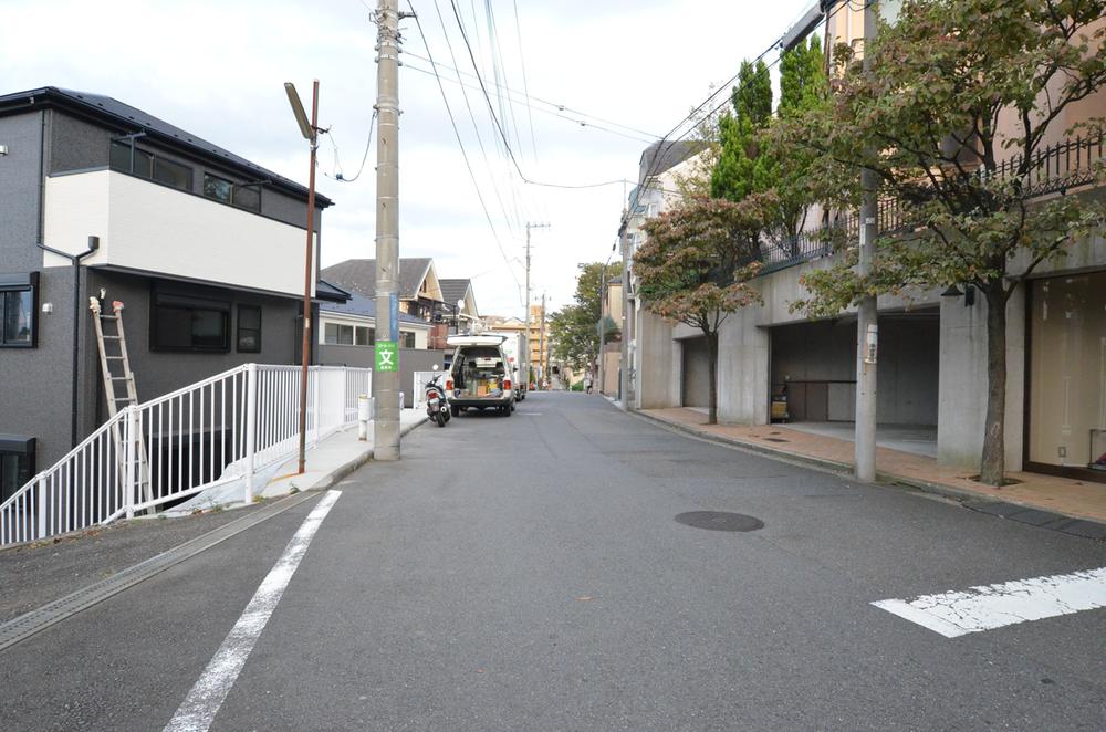 Local photos, including front road. Local (10 May 2013) Shooting