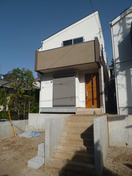 Local appearance photo. B Building local appearance (2013 September shooting)