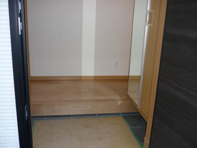 Entrance. Local (12 May 2013) Shooting