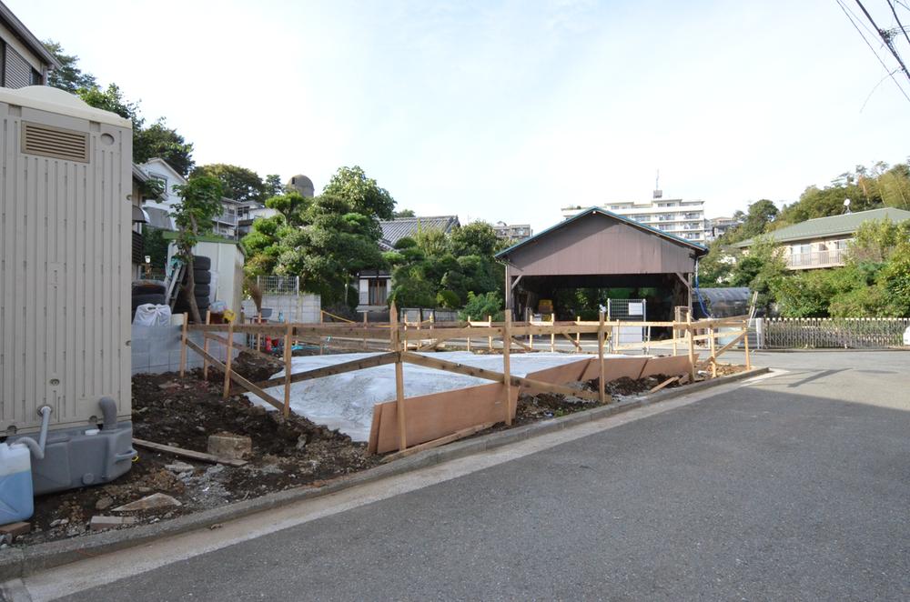 Local photos, including front road. Local (10 May 2013) Shooting