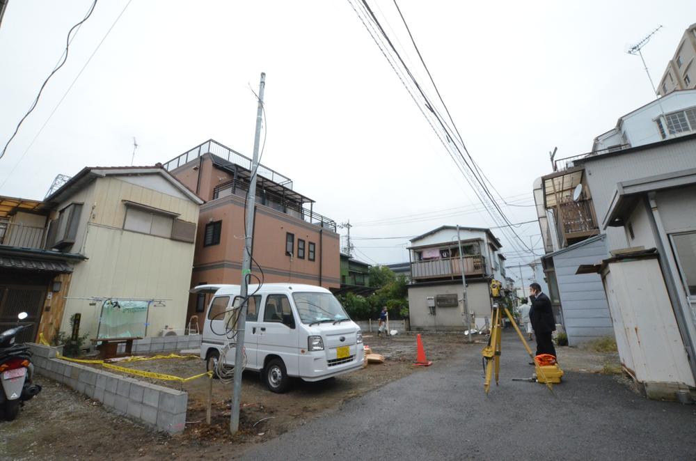 Local photos, including front road. Local (11 May 2013) Shooting