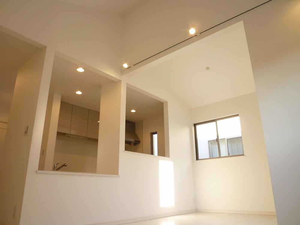 Same specifications photos (living)