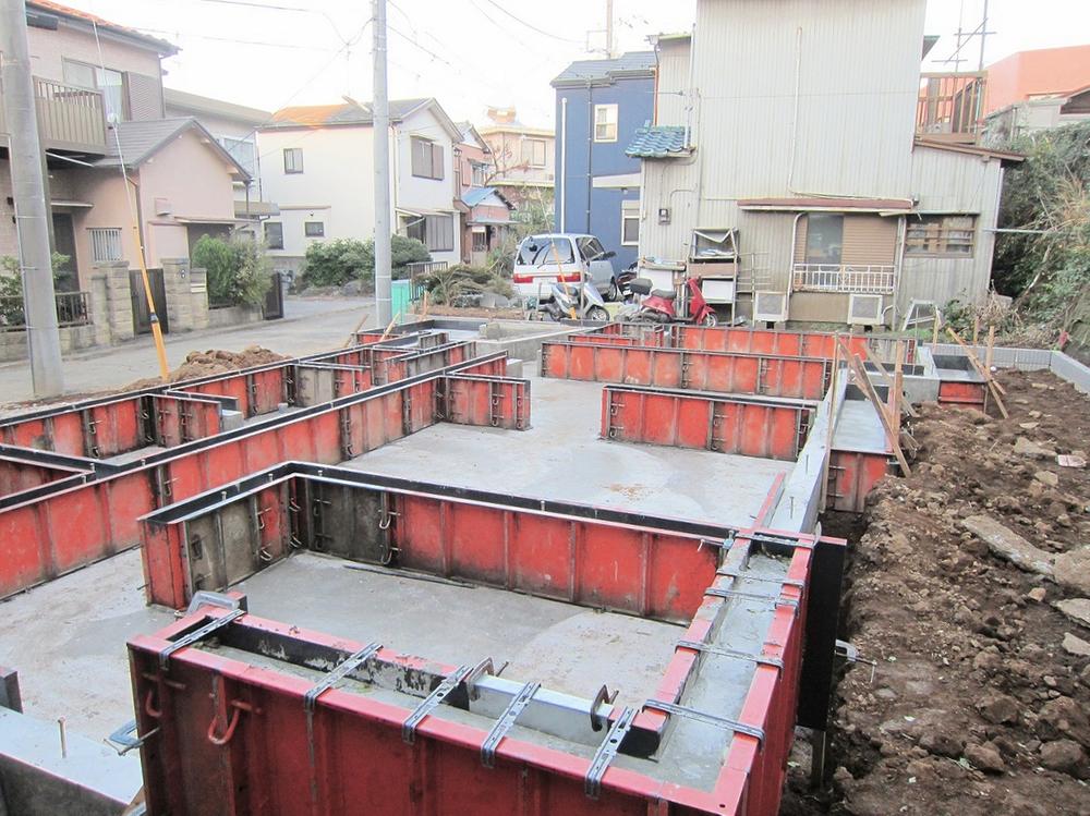 Local appearance photo. If there sense of openness, It is very quiet living environment. Local (11 May 2013) Shooting