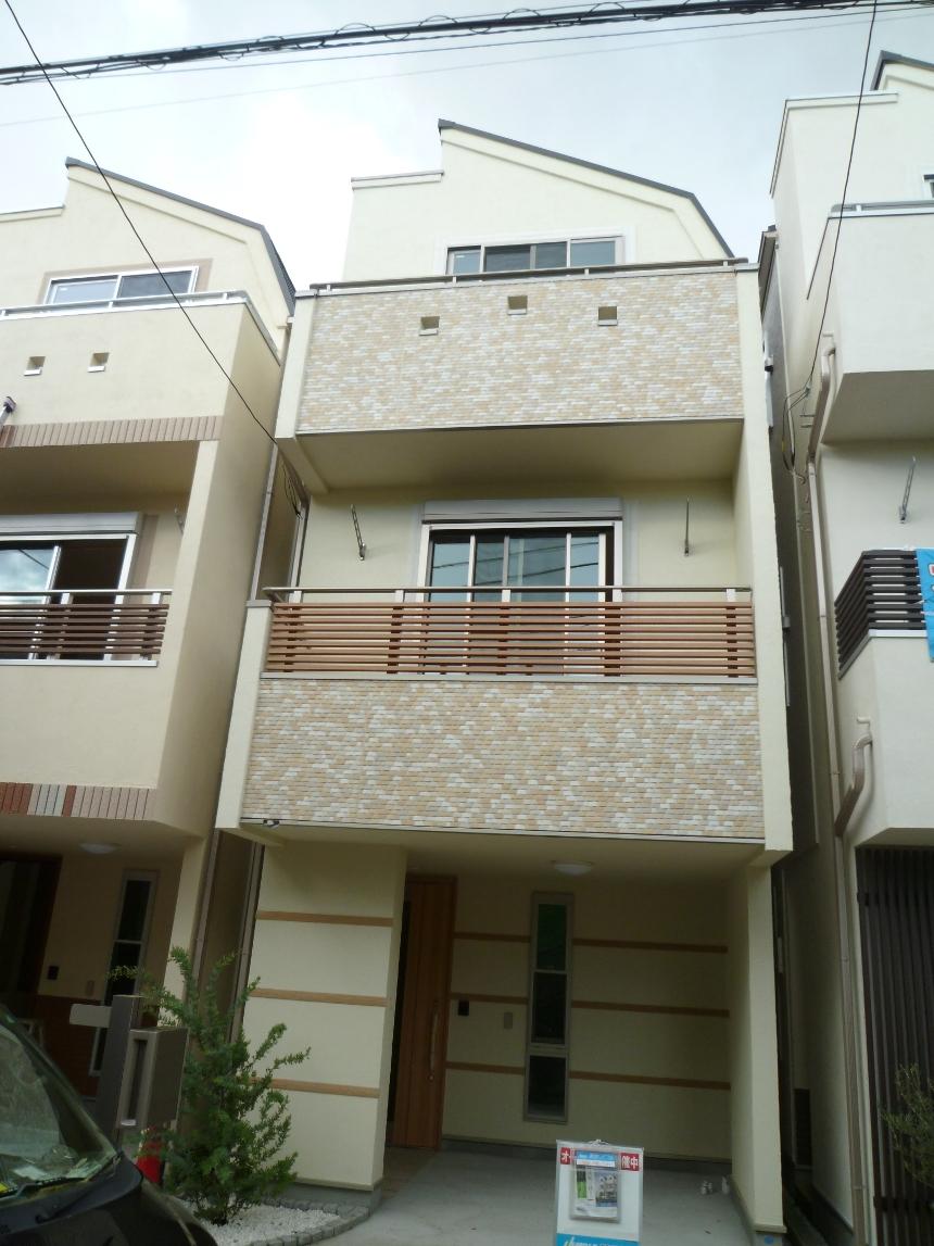 Local appearance photo. Local (12 May 2013) Shooting