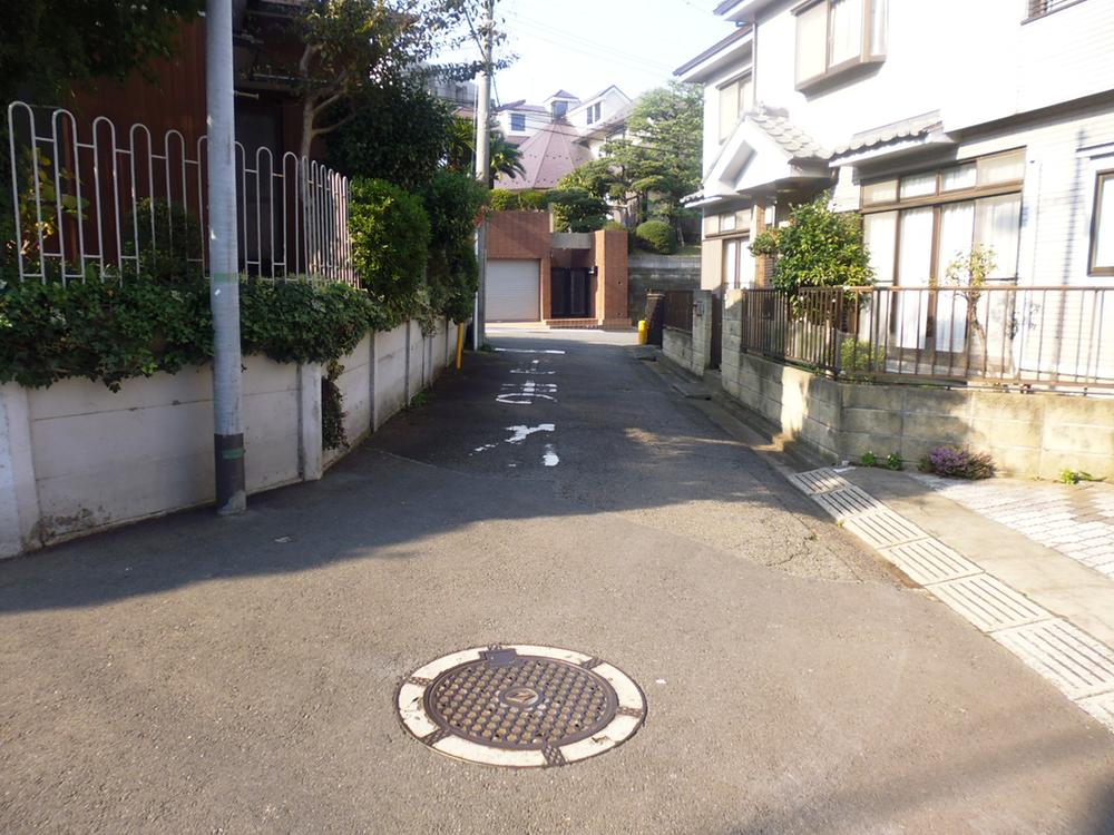 Local photos, including front road. Local shooting