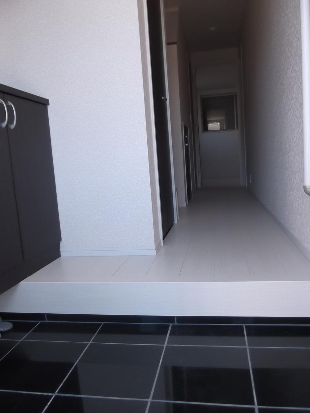 Entrance. Local (12 May 2013) Shooting