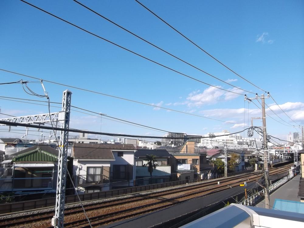 View photos from the dwelling unit. View from the site (December 2013) Shooting