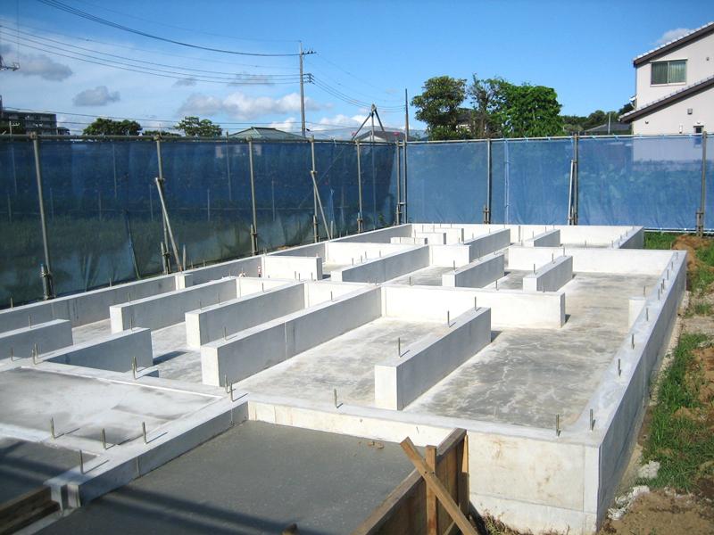 Other Equipment. Adopt a strong solid foundation to earthquakes and moisture.