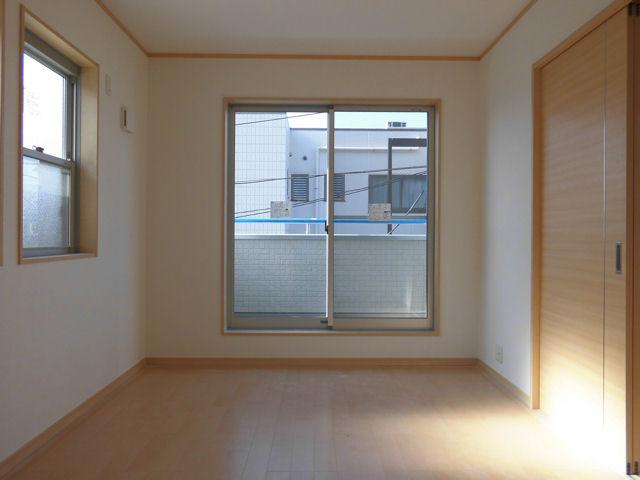 Non-living room. Indoor (12 May 2013) Shooting