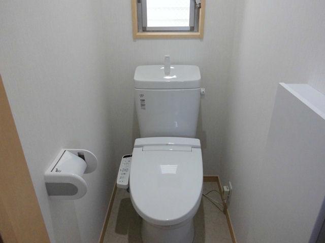 Toilet. Indoor (12 May 2013) Shooting