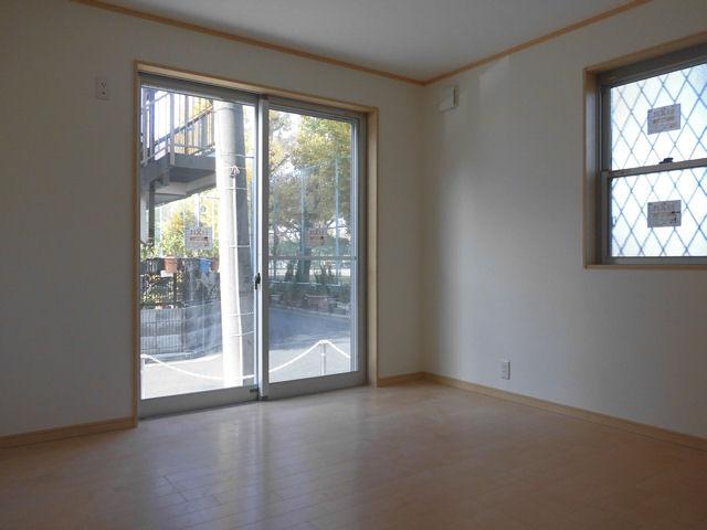 Non-living room. Indoor (12 May 2013) Shooting