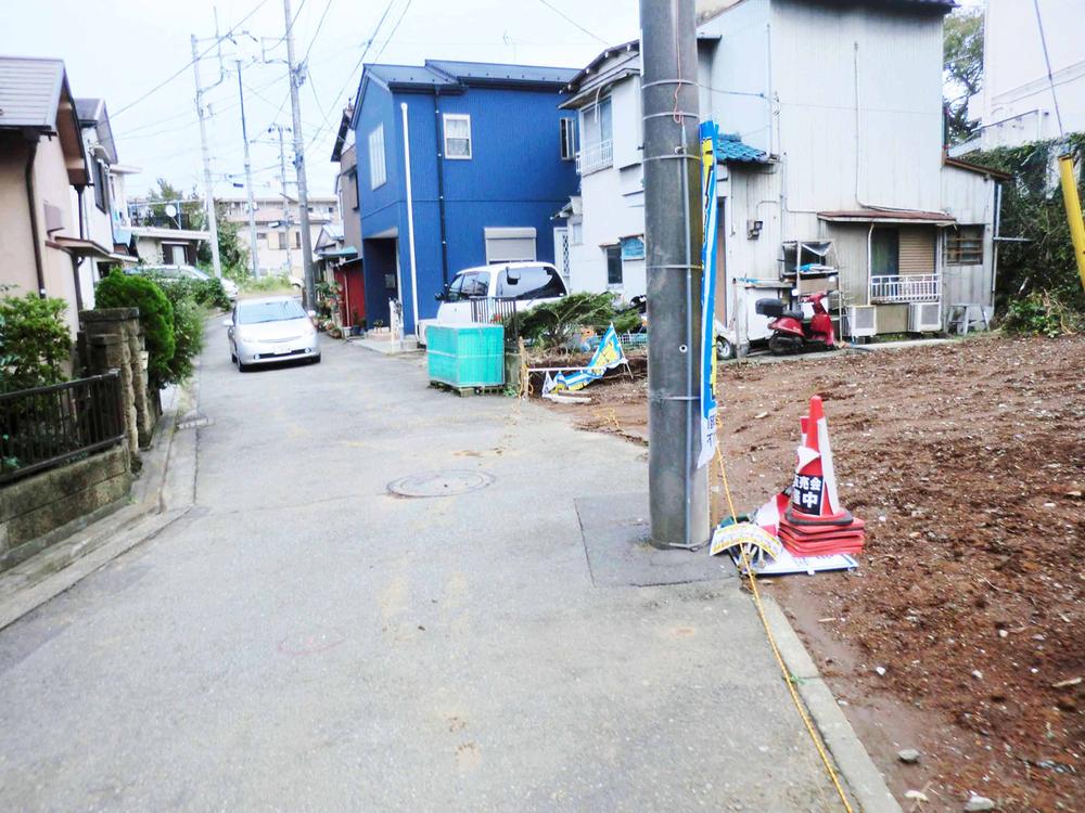 Local photos, including front road. Local (10 May 2013) Shooting