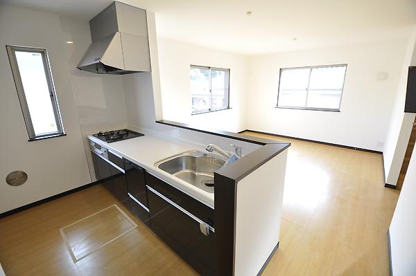 Kitchen. 1 Building (October 2013) Shooting