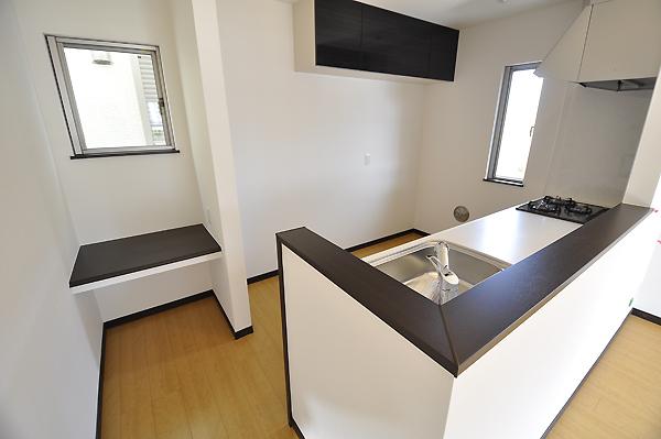 Kitchen. 1 Building (October 2013) Shooting