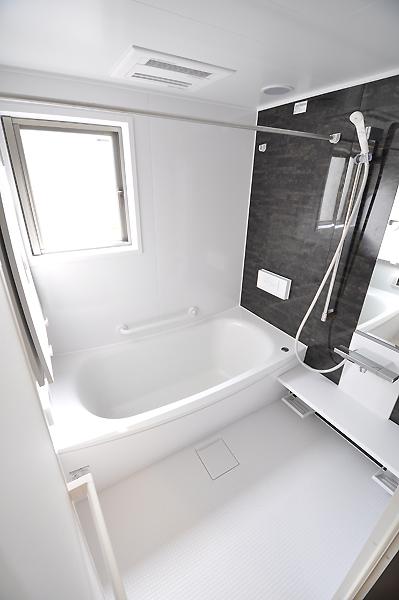 Bathroom. 4 Building (October 2013) Shooting