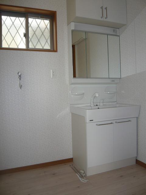 Same specifications photos (Other introspection). The company specification example  Washroom