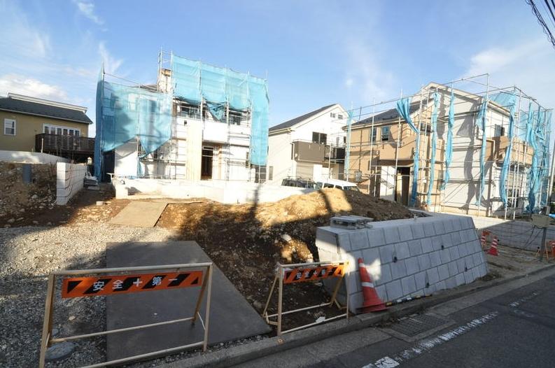 Local appearance photo. Local (10 May 2013) Shooting