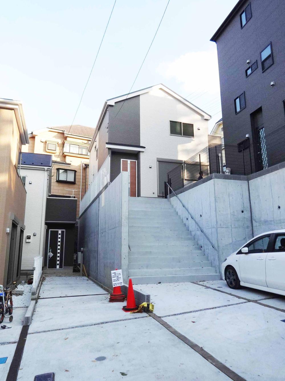 Local appearance photo. Local (11 May 2013) Shooting