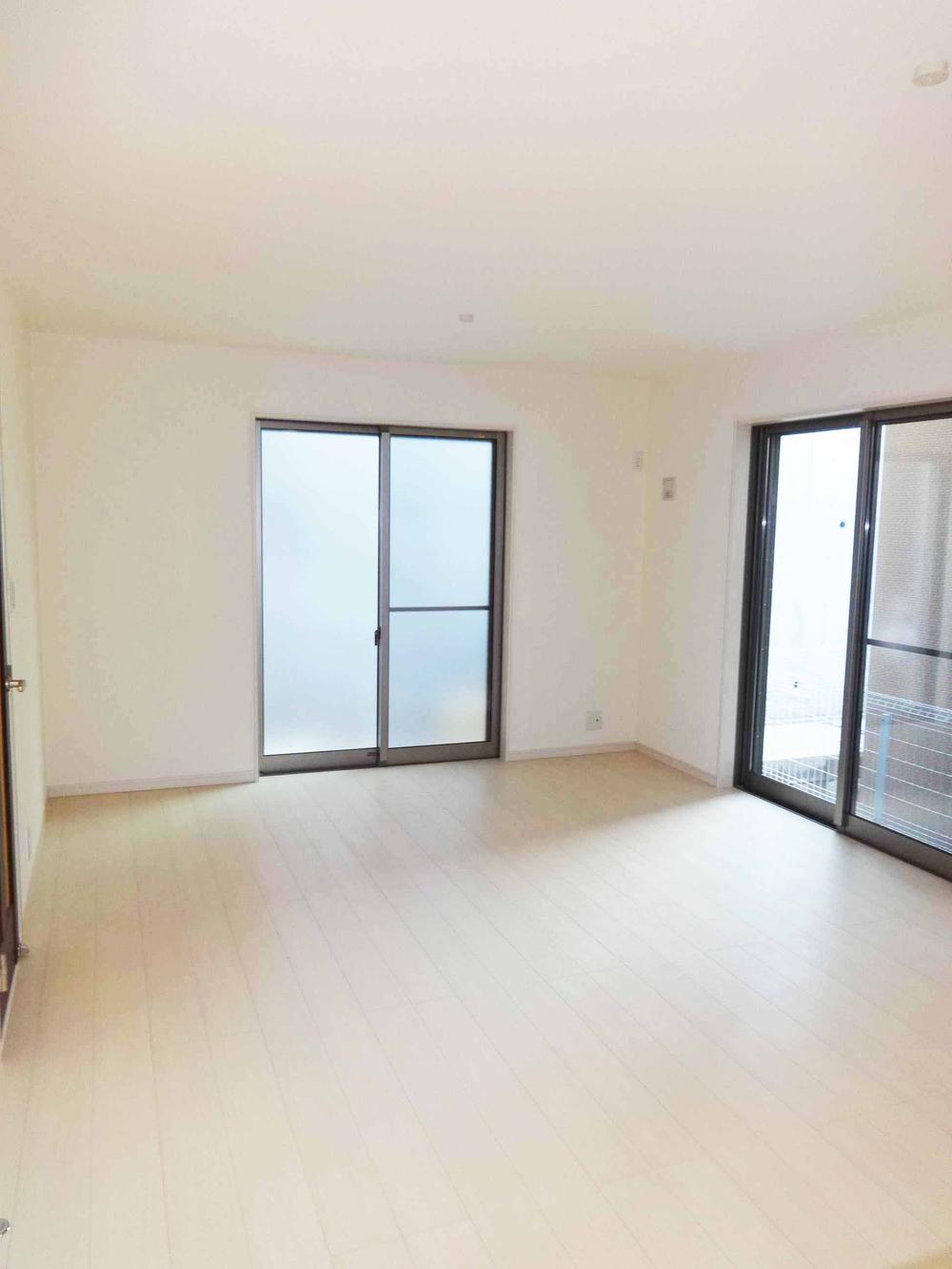 Non-living room. Indoor (11 May 2013) Shooting